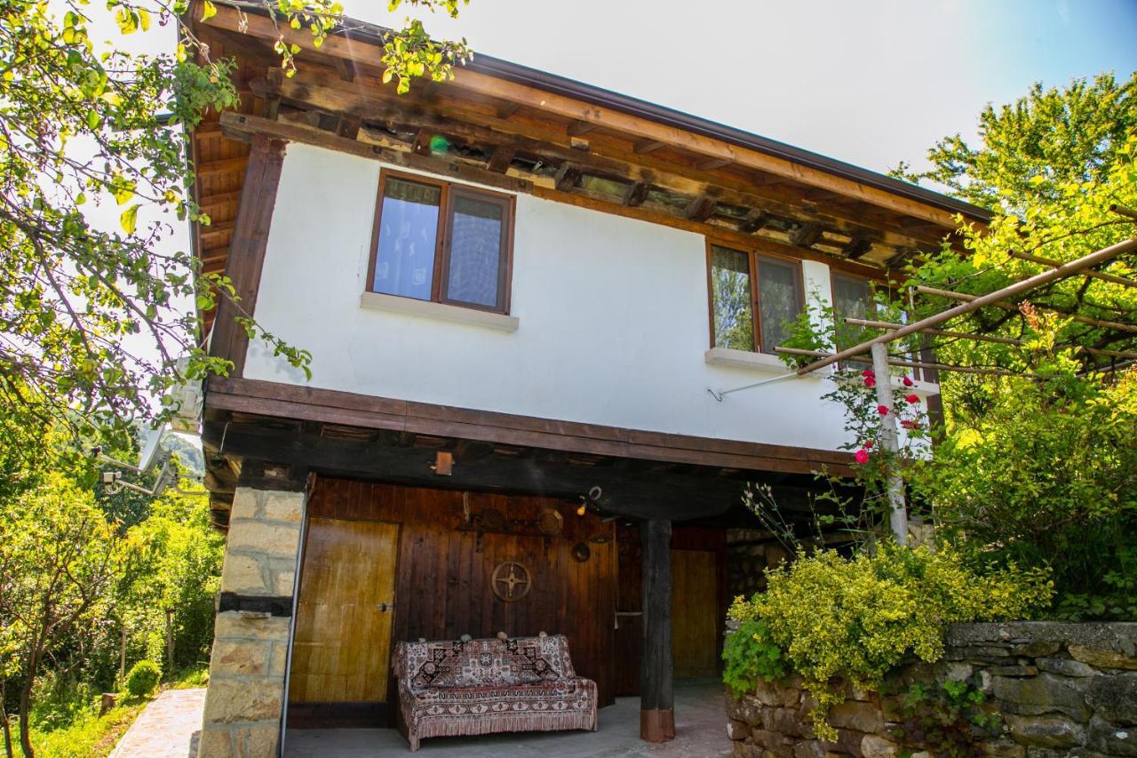 Holiday Home Lyubovo Gabrovo Exterior photo
